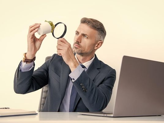 Dlaczego warto inwestować w profesjonalny branding firmy? Kompleksowy przewodnik